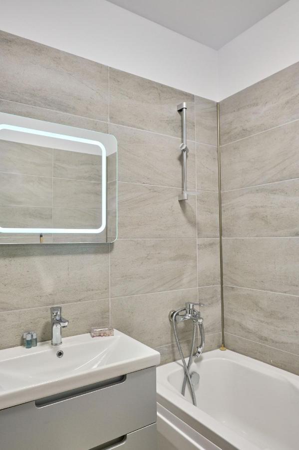 Crazy Sea View 1Br Apartment Spa Pools Resort Mamaia Eksteriør bilde